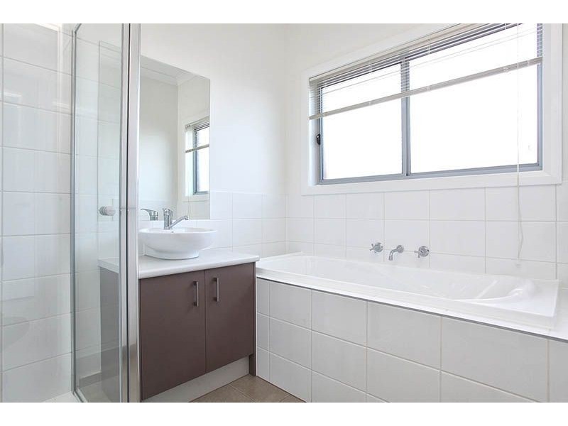 17 Lydgate Terrace, Epping VIC 3076