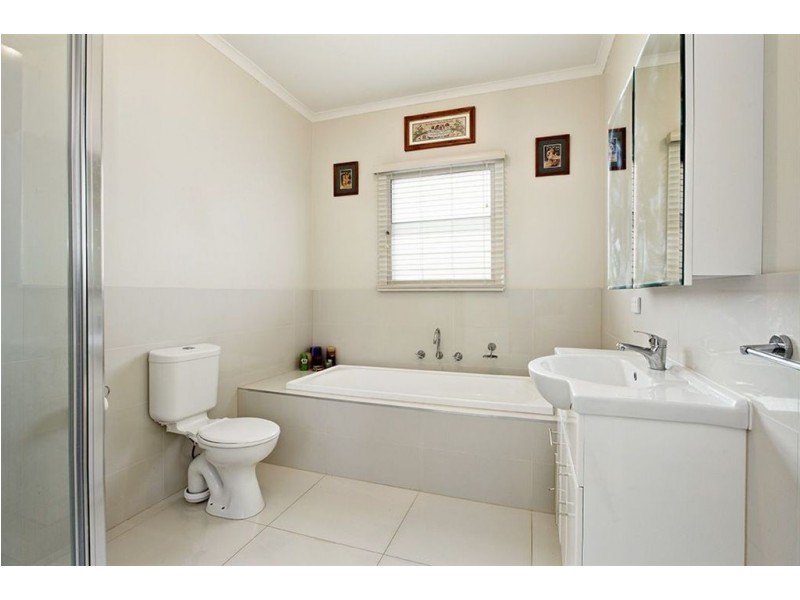 76 Mount View Road, Thomastown VIC 3074