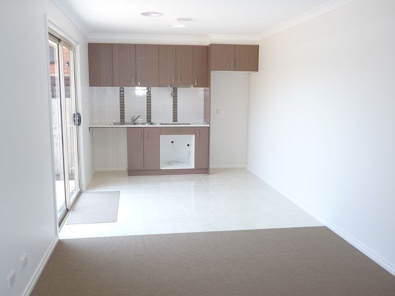 2/167 The Boulevard, Thomastown VIC 3074