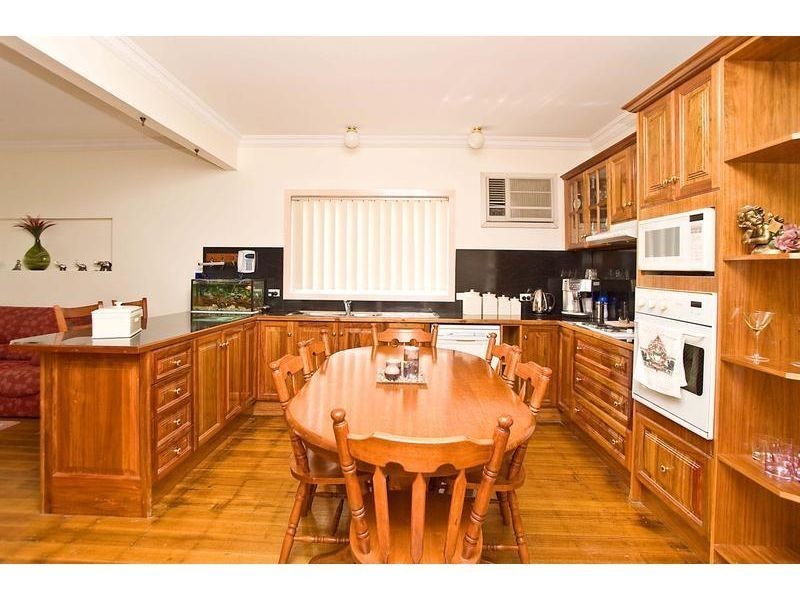 8 West Court, Lalor VIC 3075