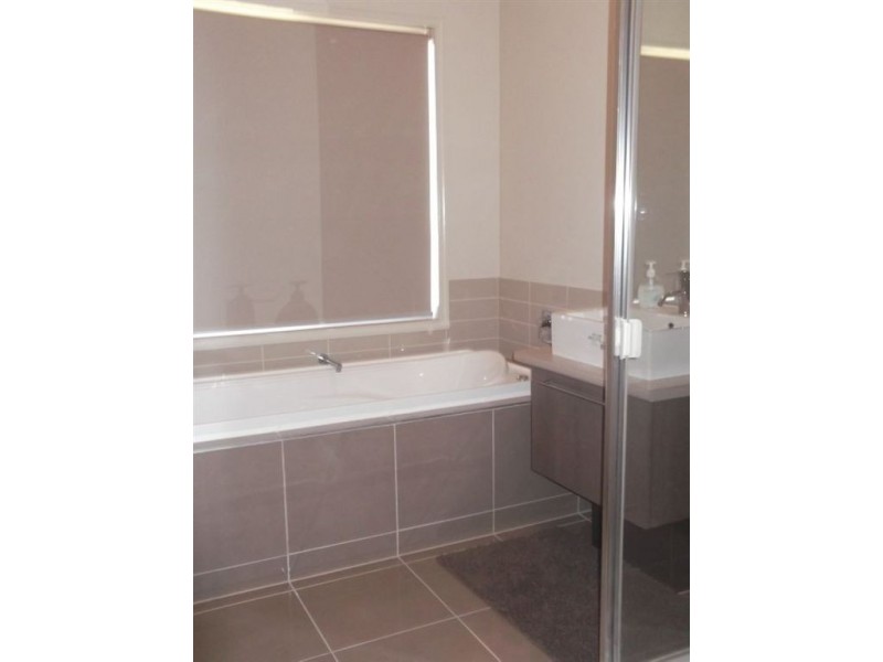 24 Stonegate Drive, Epping VIC 3076