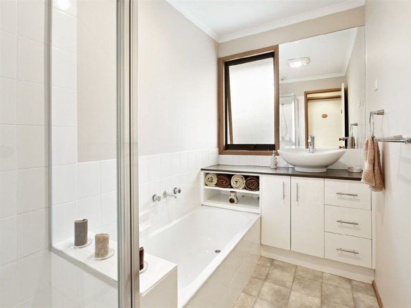 2 Irons Court, Epping VIC 3076