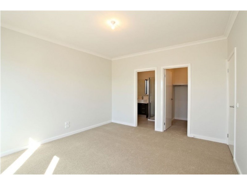 14 Aleman Green, Mernda VIC 3754
