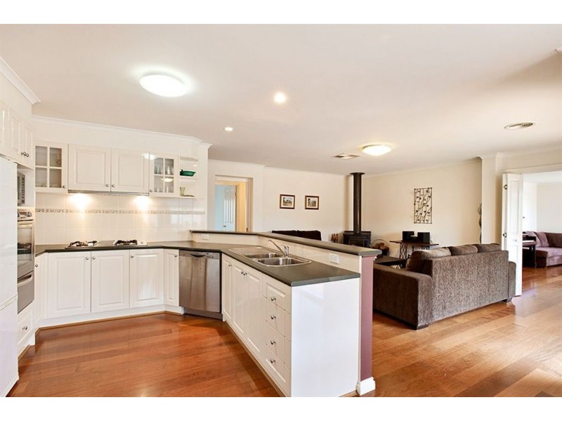 4 Curlew Drive, Whittlesea VIC 3757