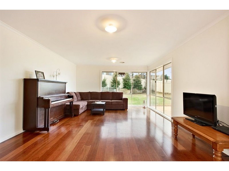 4 Curlew Drive, Whittlesea VIC 3757