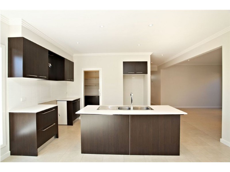 14 Aleman Green, Mernda VIC 3754