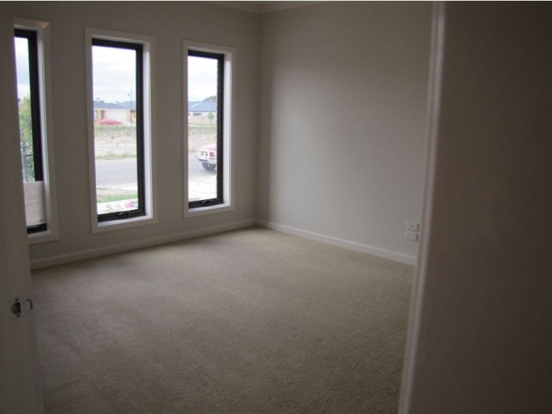 14 Aleman Green, Mernda VIC 3754