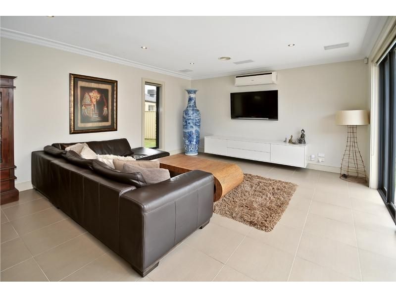 5 Sedge Court, Reservoir VIC 3073