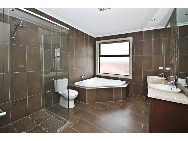 5 Sedge Court, Reservoir VIC 3073