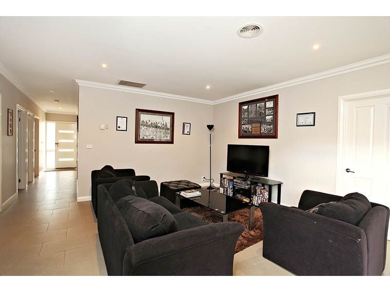 41 Embling Avenue, South Morang VIC 3752