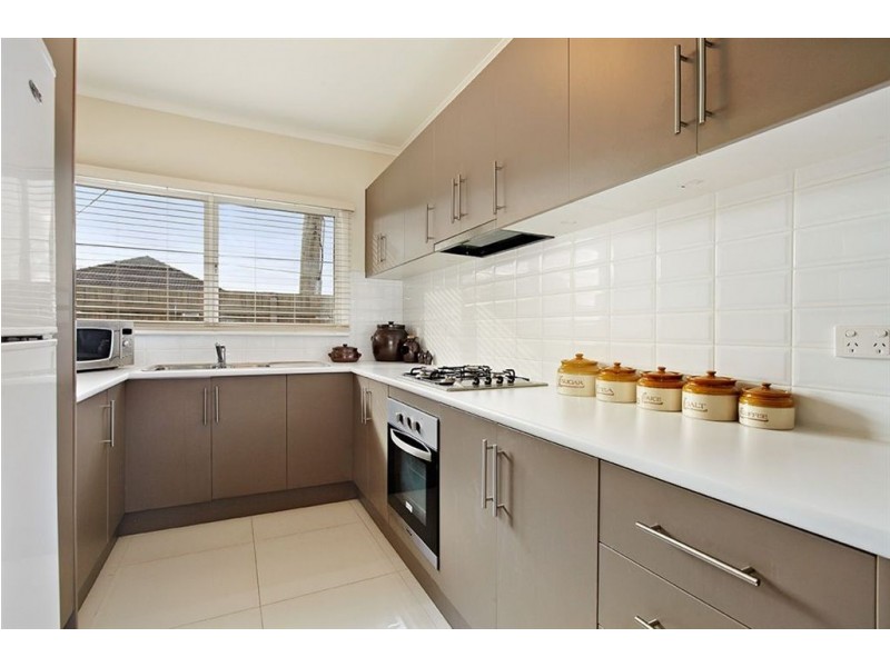 76 Mount View Road, Thomastown VIC 3074