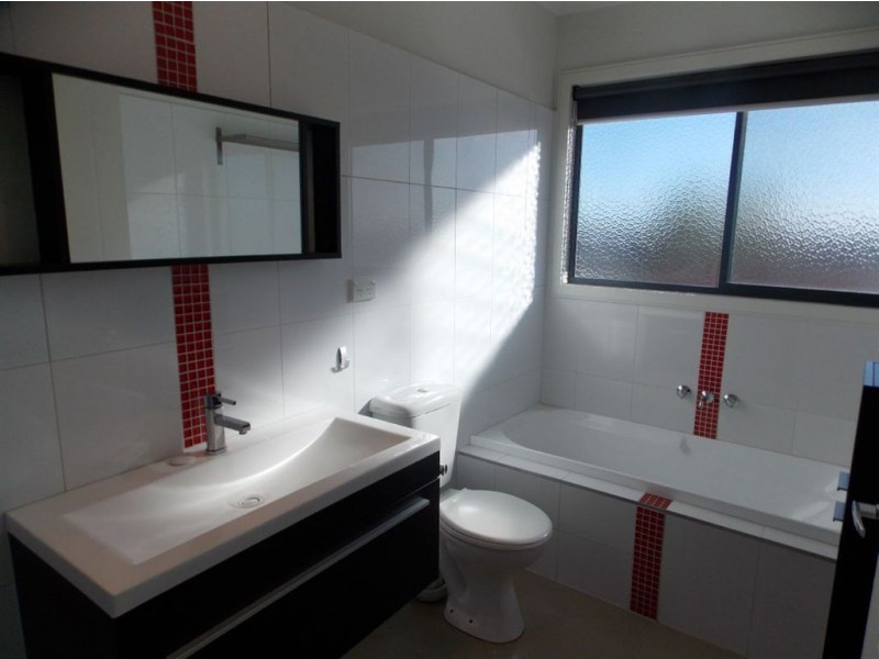 1/3 Epstein Street, Reservoir VIC 3073