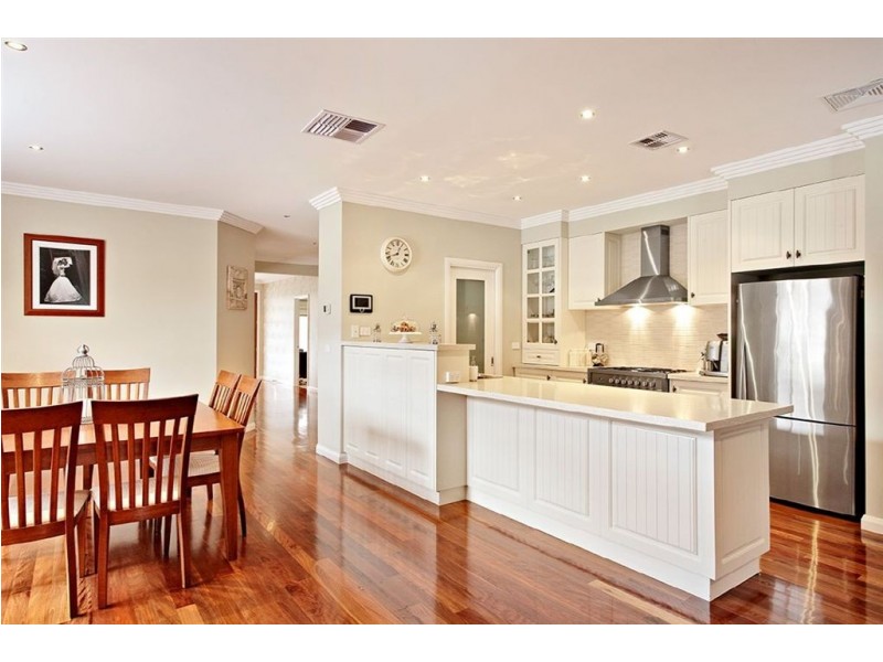 19 Daylesford St, Epping VIC 3076