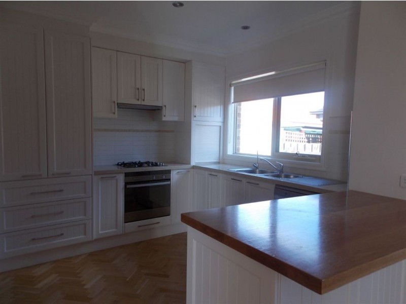 2/13 Frederick Street, Thomastown VIC 3074