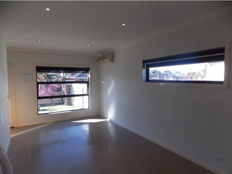 1/3 Epstein Street, Reservoir VIC 3073