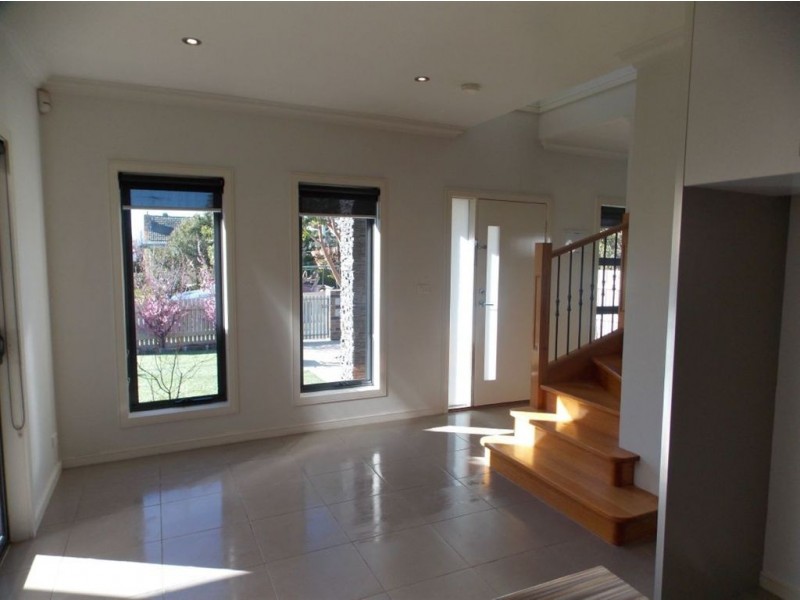1/3 Epstein Street, Reservoir VIC 3073