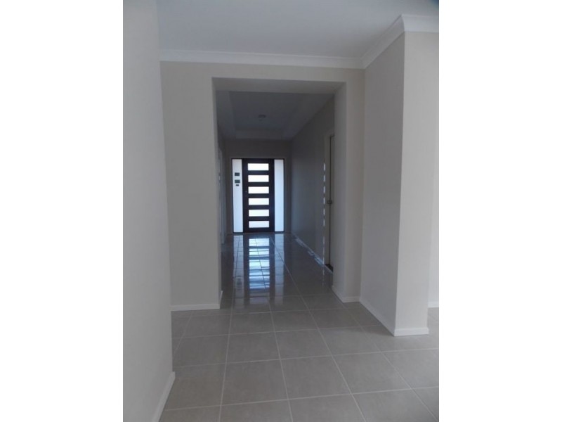 8 Comet Avenue, Doreen VIC 3754