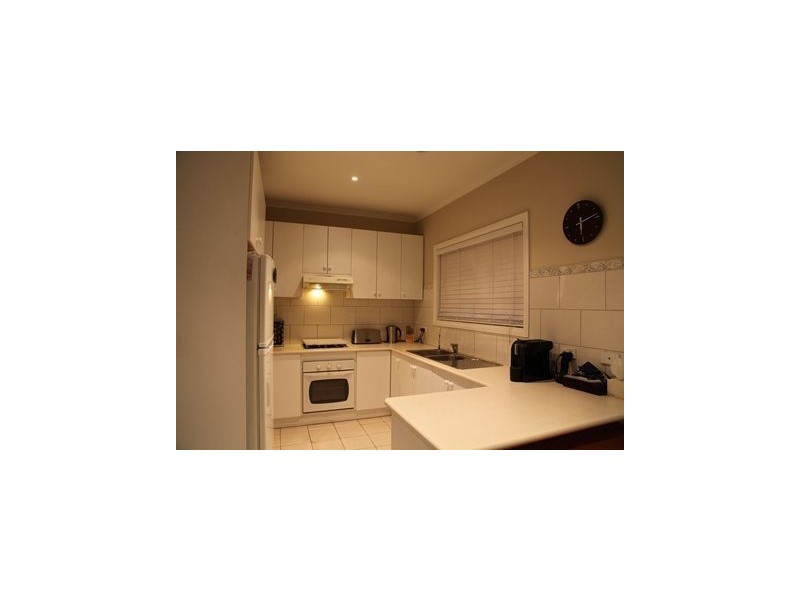 2/2 Richards Street, Lalor VIC 3075