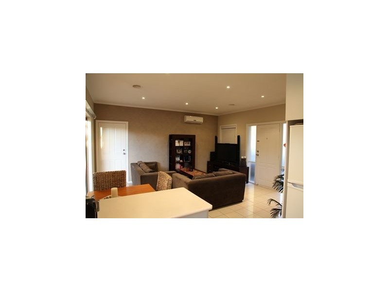 2/2 Richards Street, Lalor VIC 3075