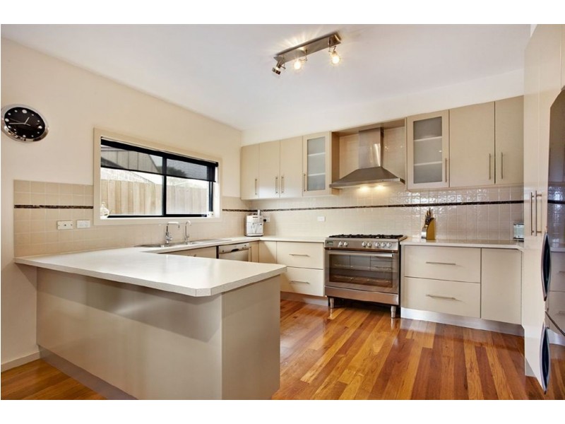 31 Knoll walk, Epping VIC 3076