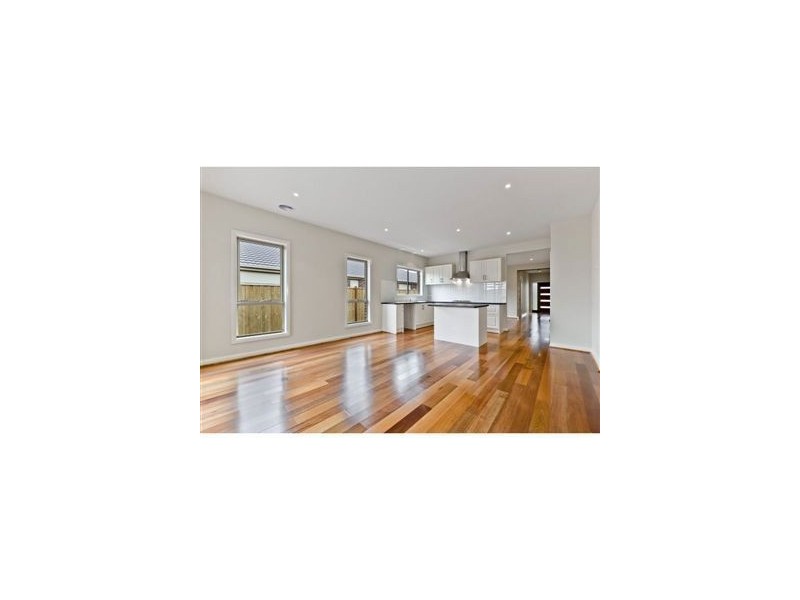 6 Peterborough Drive, Doreen VIC 3754