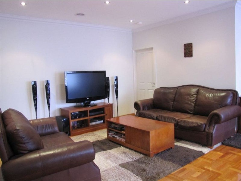 2/133 The Boulevard, Thomastown VIC 3074