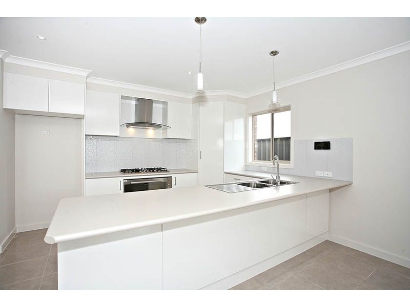 35 Gateshead Street, Craigieburn VIC 3064