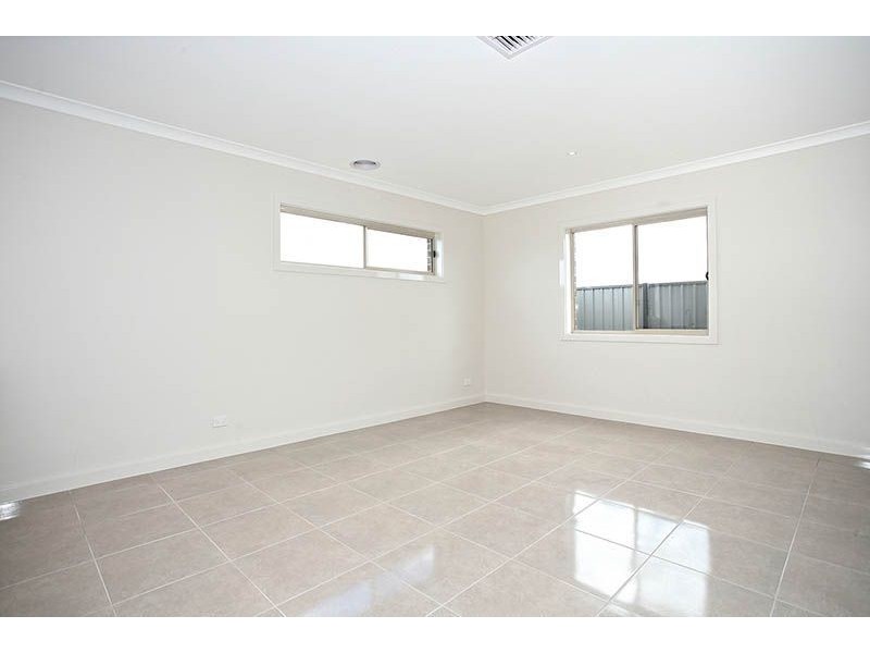 35 Gateshead Street, Craigieburn VIC 3064