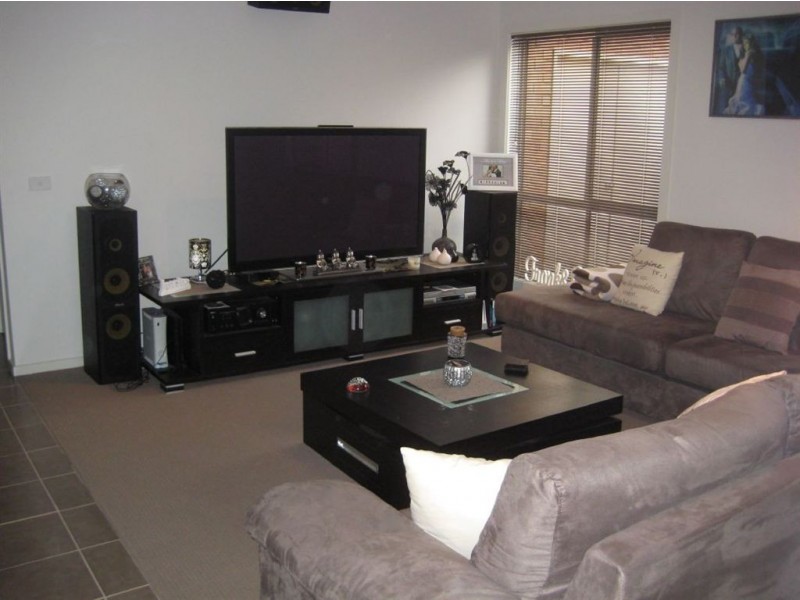 24 Ovens Circuit, Whittlesea VIC 3757