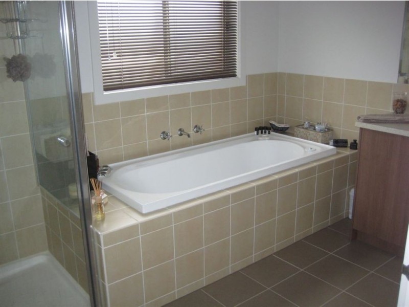 24 Ovens Circuit, Whittlesea VIC 3757
