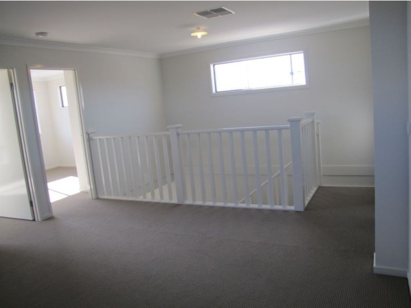 24 Grandstand Way, Epping VIC 3076