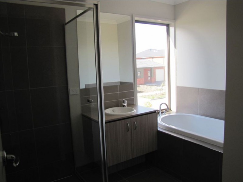 24 Grandstand Way, Epping VIC 3076