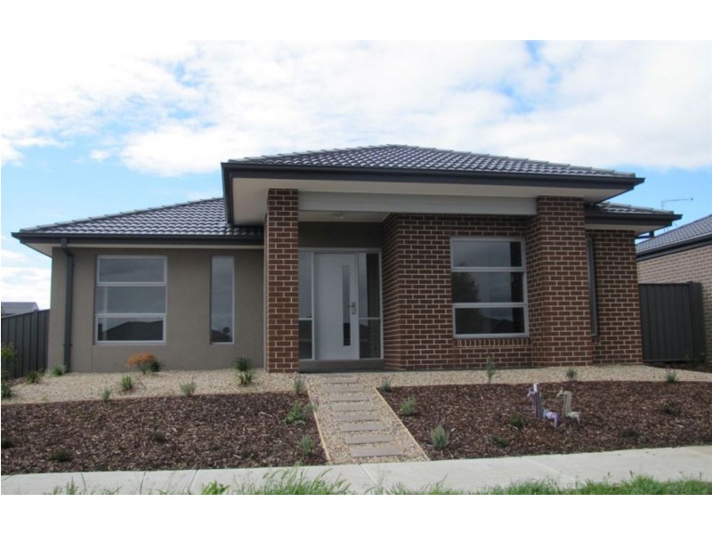 27 Pine Park Drive, Epping VIC 3076