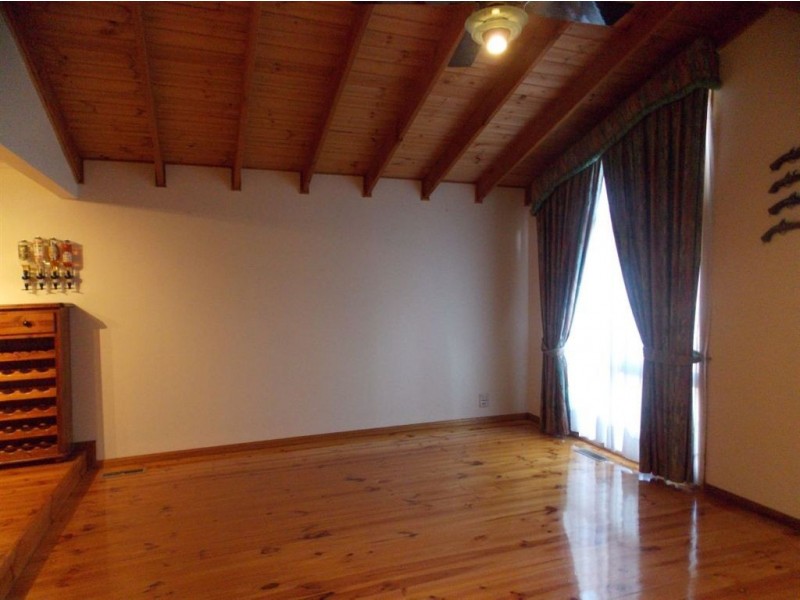 13 Gaze Place, Mill Park VIC 3082