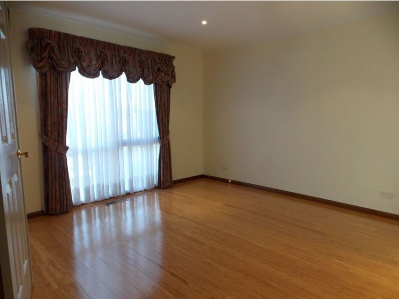 13 Gaze Place, Mill Park VIC 3082