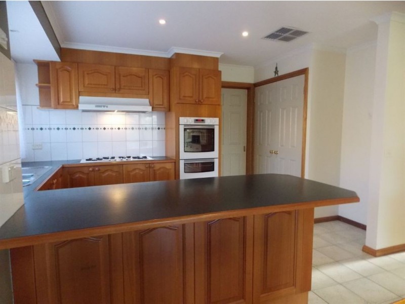 13 Gaze Place, Mill Park VIC 3082