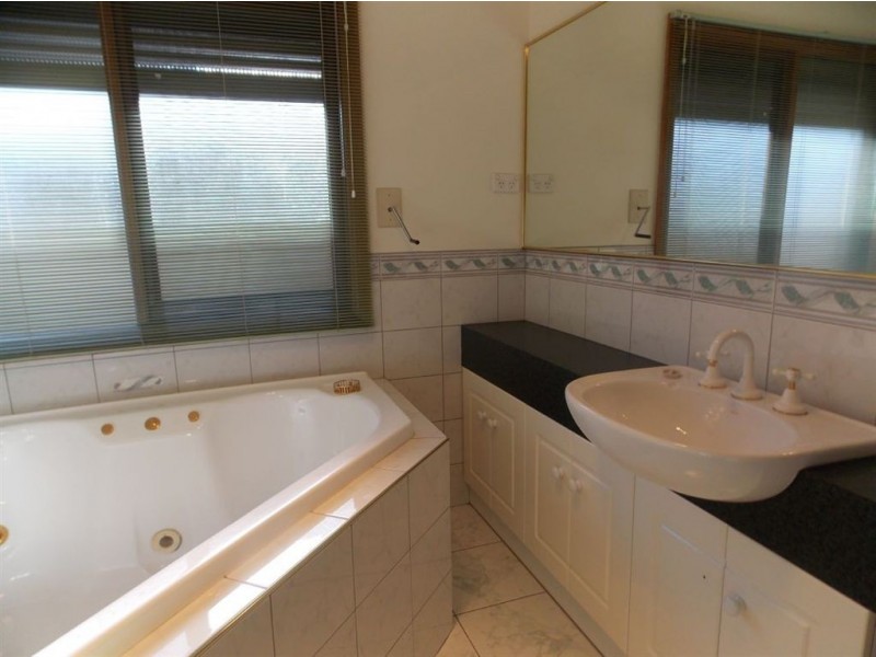 13 Gaze Place, Mill Park VIC 3082