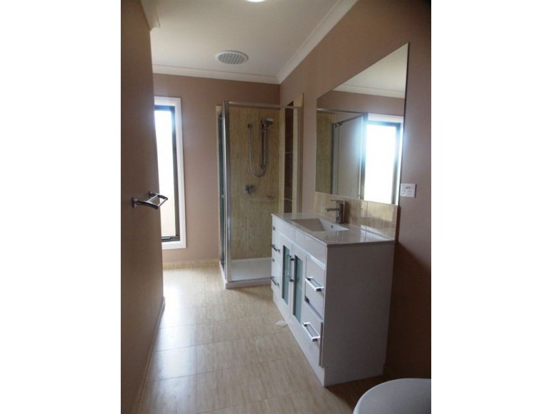 46 Moffat Drive, Lalor VIC 3075