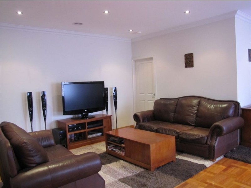 2/133 The Boulevard, Thomastown VIC 3074