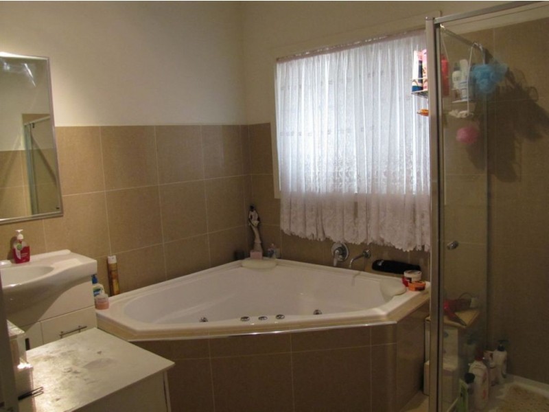 2/133 The Boulevard, Thomastown VIC 3074