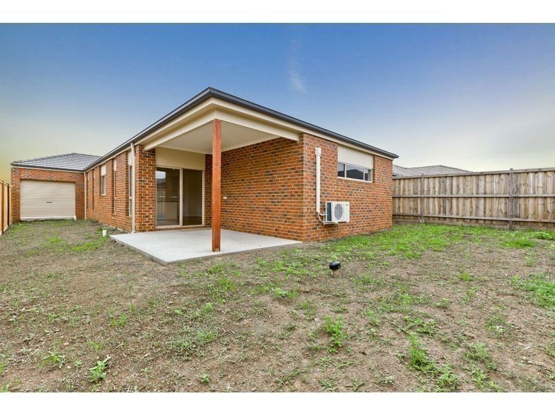 6 Peterborough Drive, Doreen VIC 3754