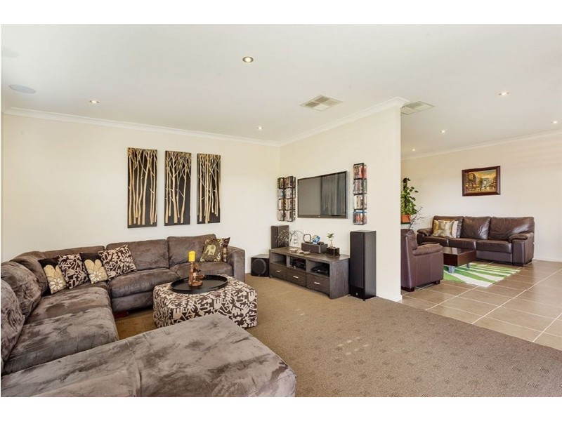 36 Silverstone Circuit, Epping VIC 3076