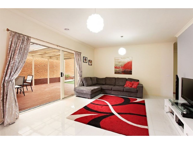 13 Blaze St, Epping VIC 3076