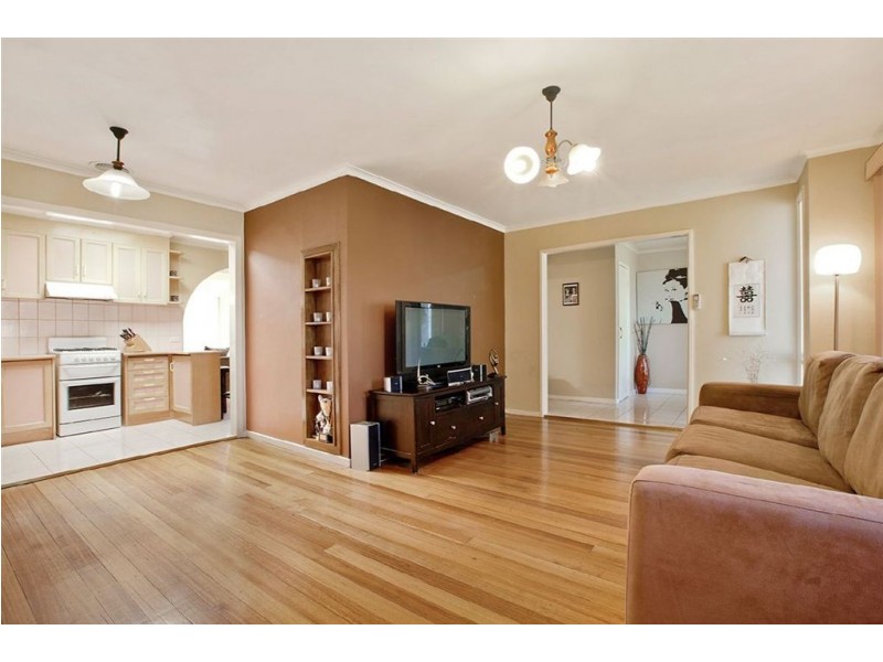 8 Cresta Court, Lalor VIC 3075