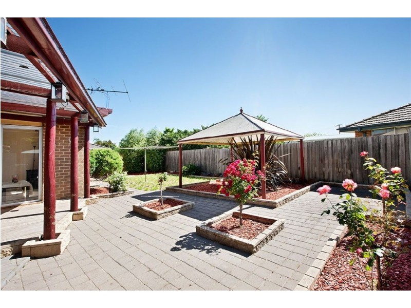 8 Cresta Court, Lalor VIC 3075