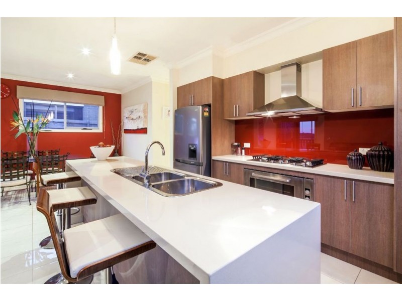 13 Cobb Street, South Morang VIC 3752