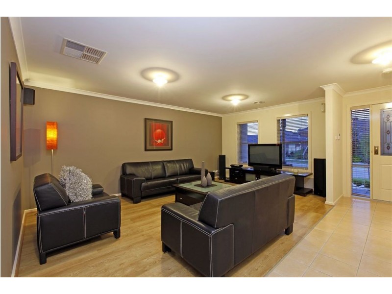 8 Elite Way, South Morang VIC 3752