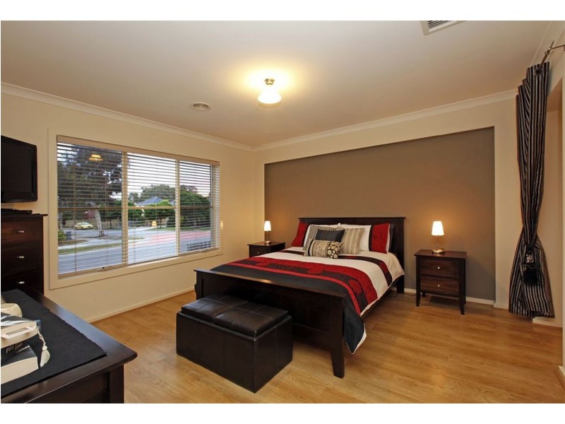 8 Elite Way, South Morang VIC 3752