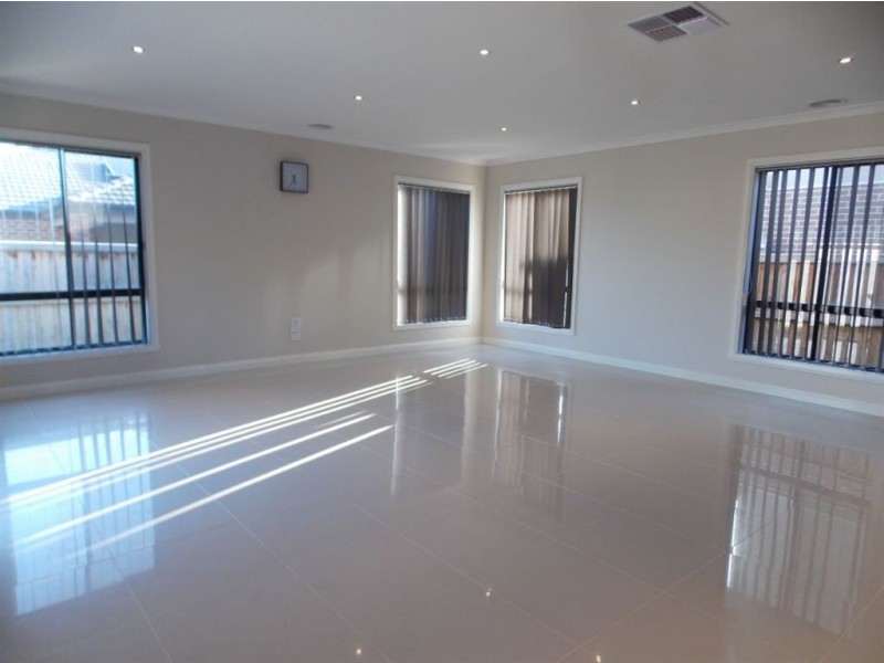 7 Knightsbridge Drive, Epping VIC 3076