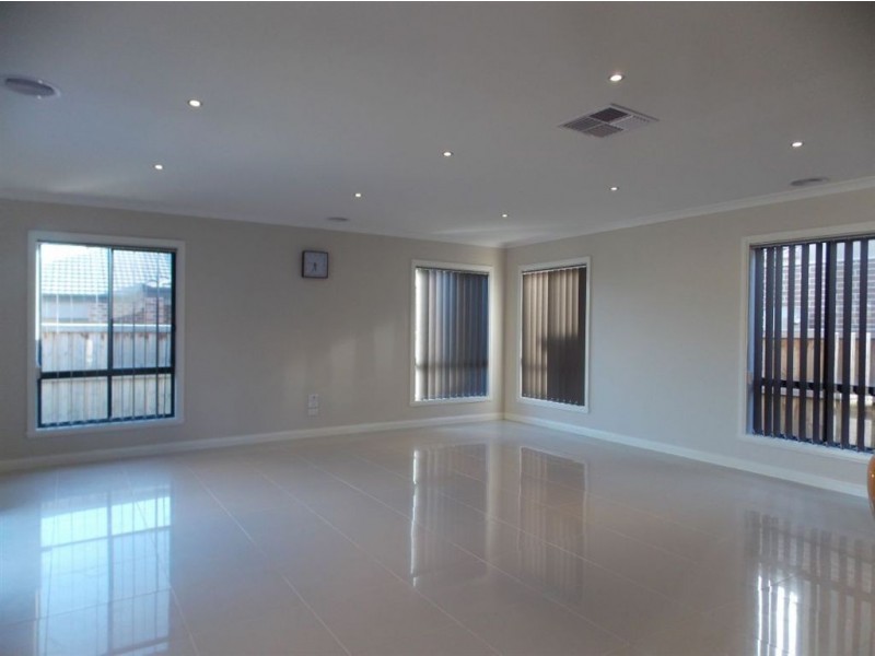 7 Knightsbridge Drive, Epping VIC 3076